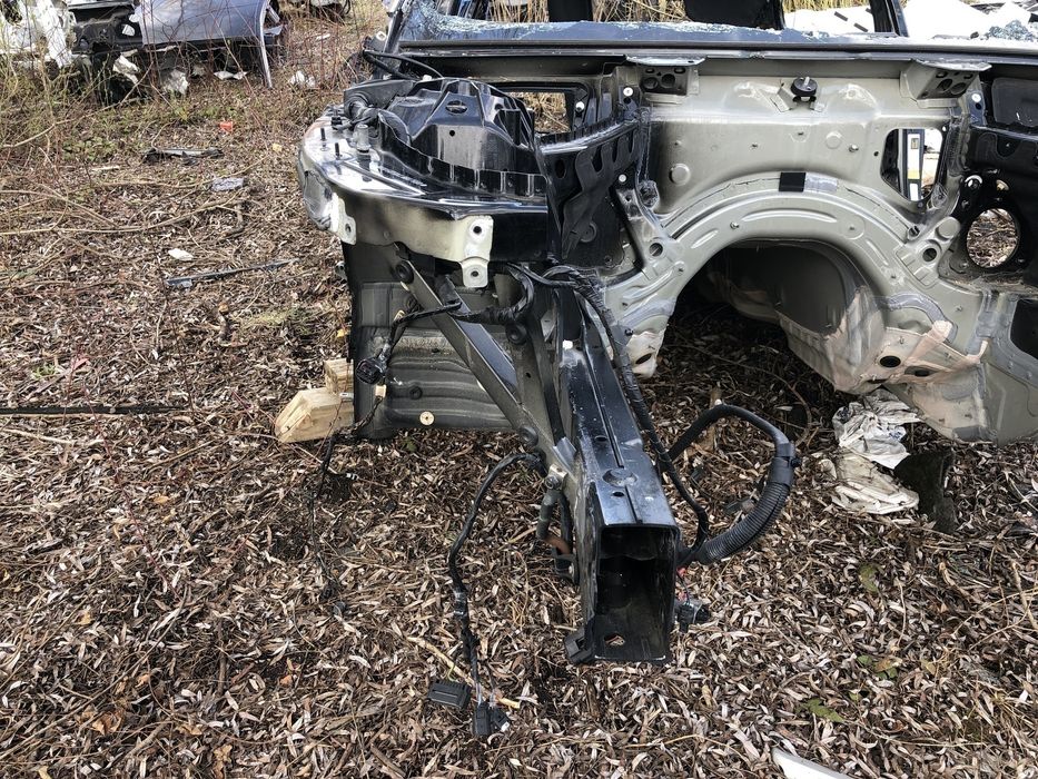 Чверть передня права четверть BMW 3 G20 колір 668 2019-