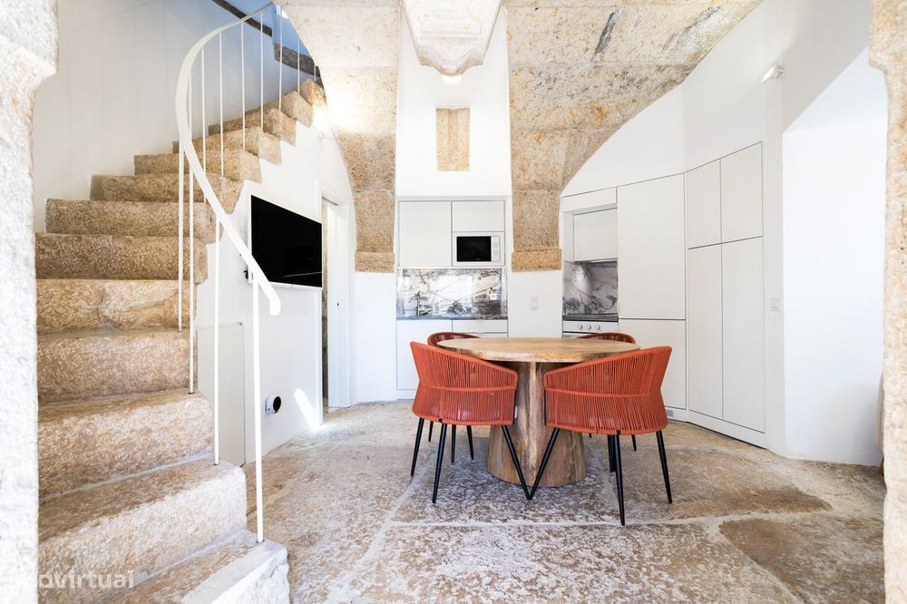 Moinho convertido em T1, NOVO, EQUIPADO E MOBILADO em Queijas