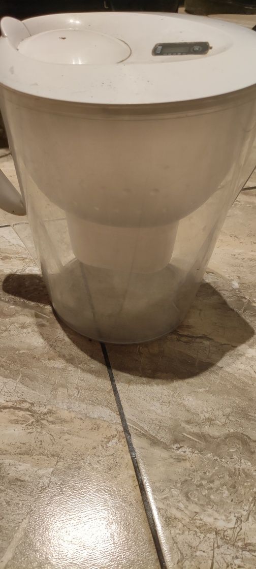 Dzbanek filtrujący wodę Dafi