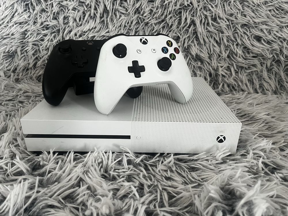 Xbox One biały + 2 pady | Stan bardzo dobry