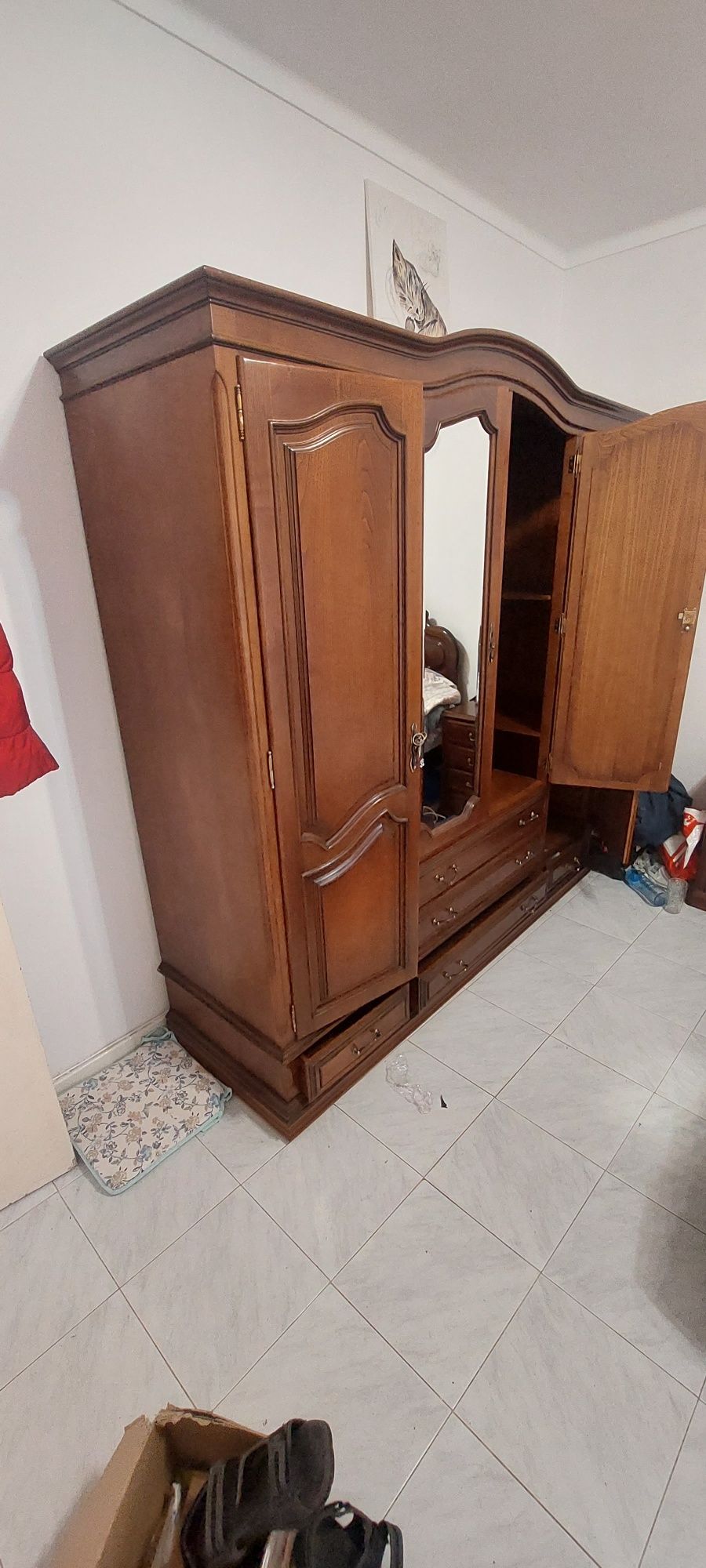 Guarda fatos, roupeiro