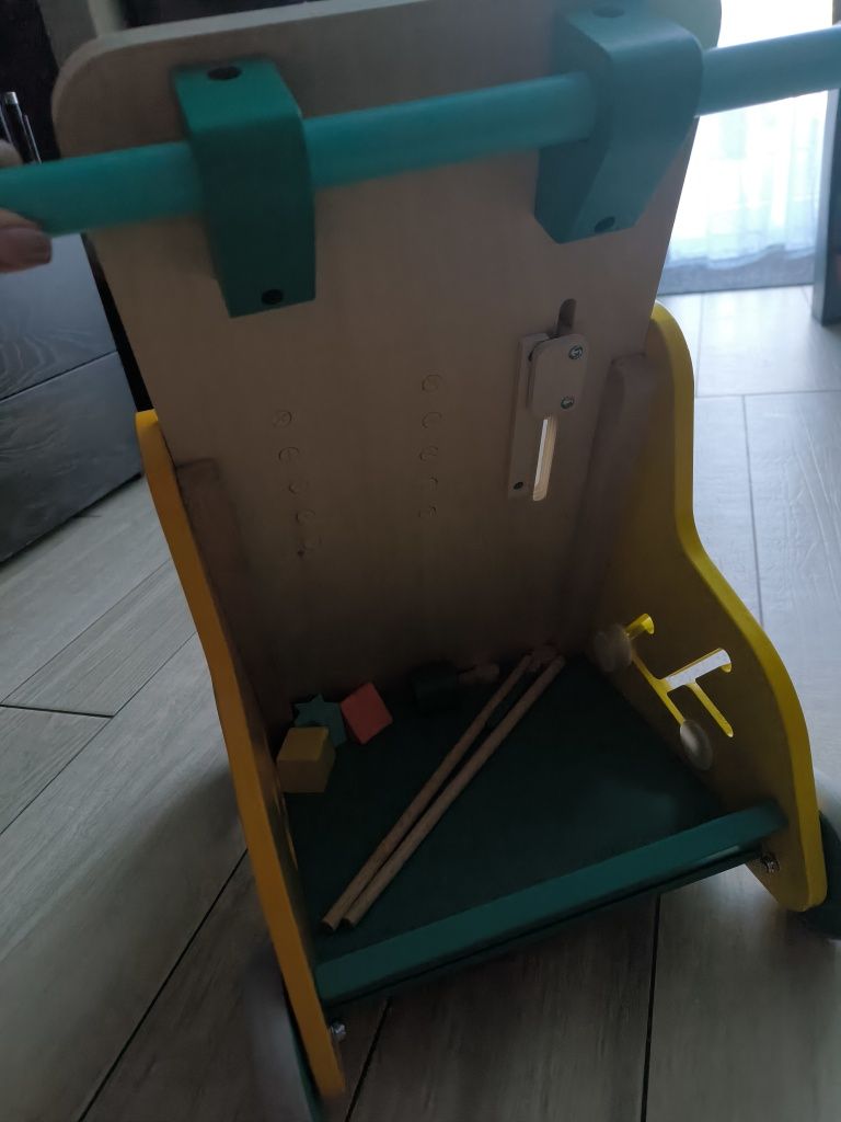 Janod wielofunkcyjny chodzik pchacz edukacyjny tablica manipulacyjna