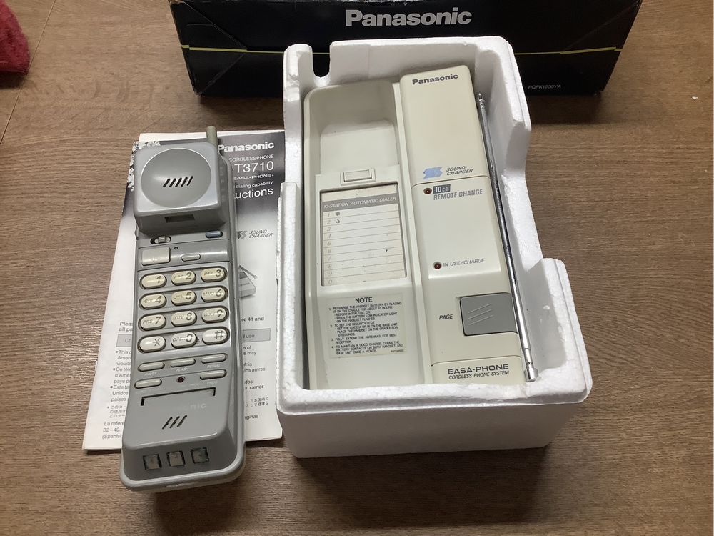 Telefone vintage da marca Panasonic