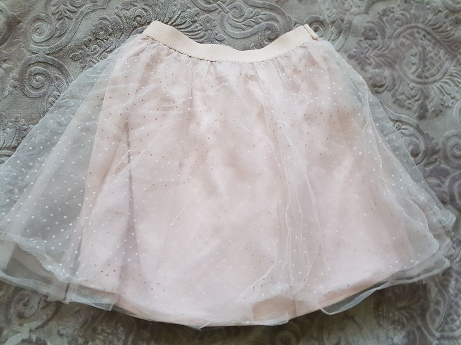 Różowa spodnica tiulowa w male groszki, kropki Mohito 140-146