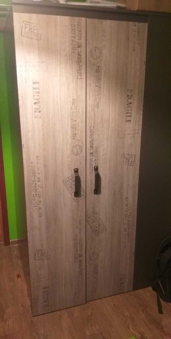 Szafa - Garderoba z oświetleniem.