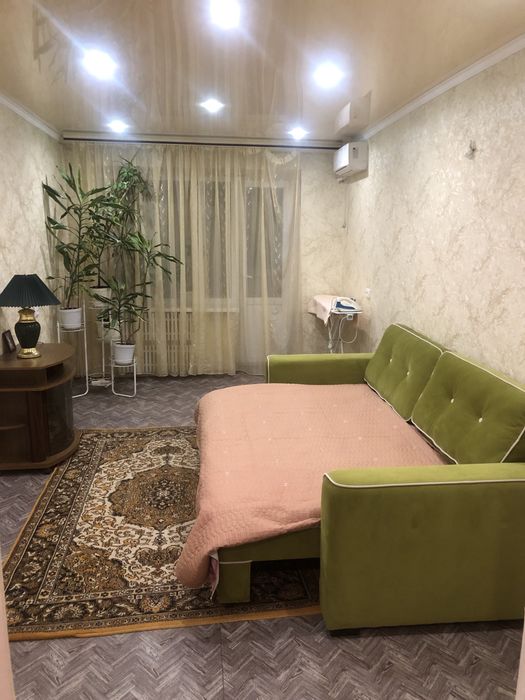 Квартира подобово Лозова