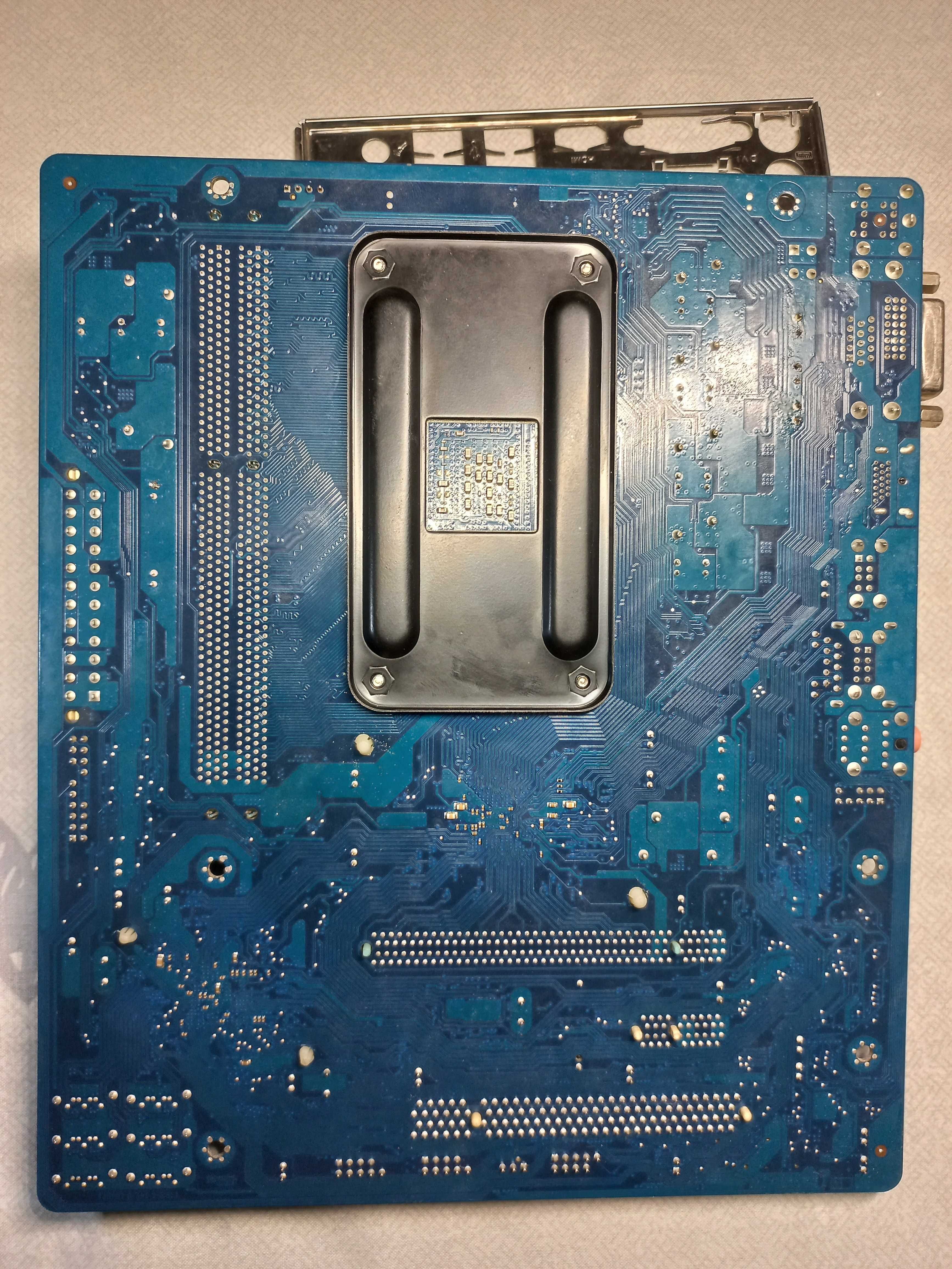 Gigabyte ga-880gm d2h + Phenom IIx4 955 + 16 Gb DDR3 + кулер