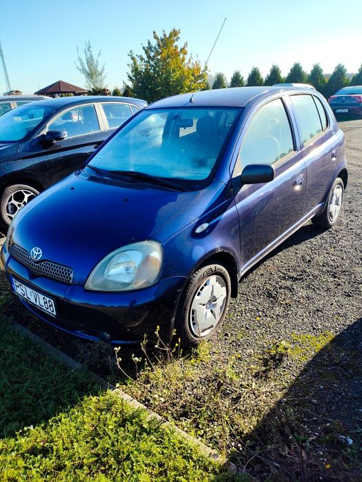 Toyota Yaris 1.3 benzyna niski przebieg