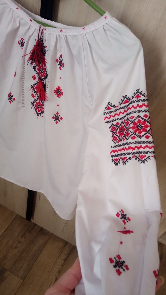 Вишиванки для дівчаток