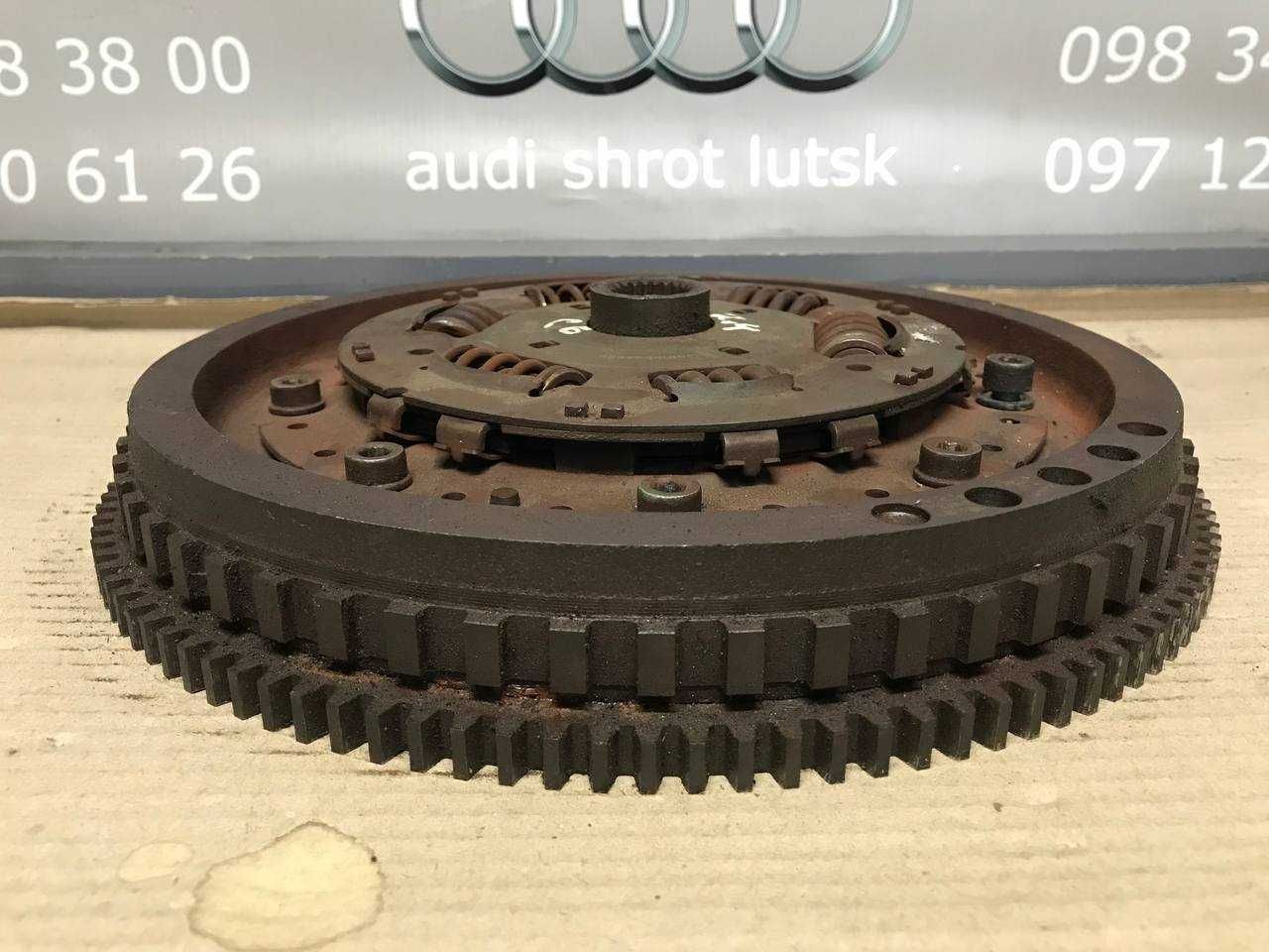 Зчеплення в зборі Audi A6 C6 2.4 BDW 320403101 маховик диск демпфер