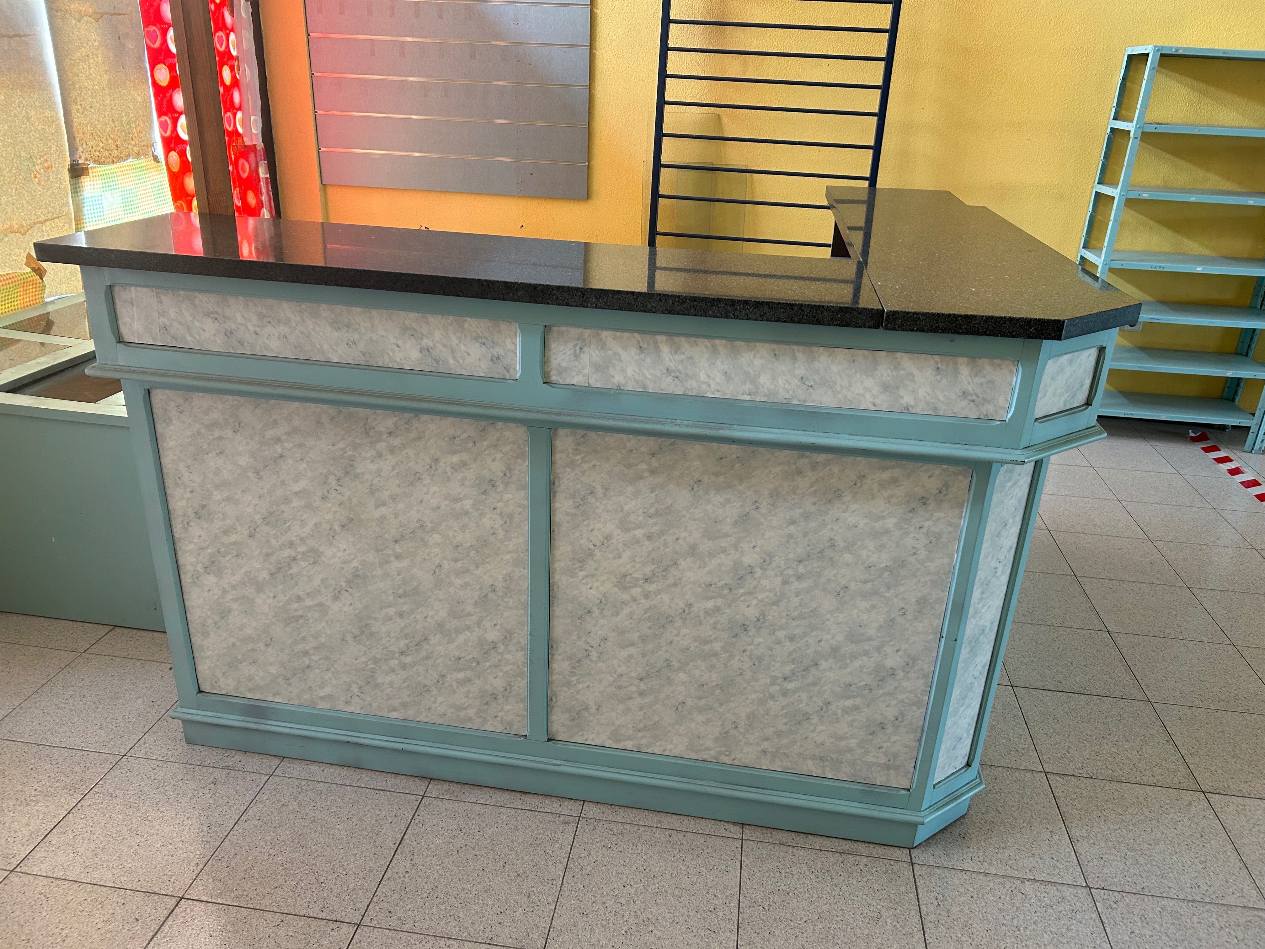 Balcão forma L. 1,73mx1,68m em 2 módulos 2 pedras granito amovível