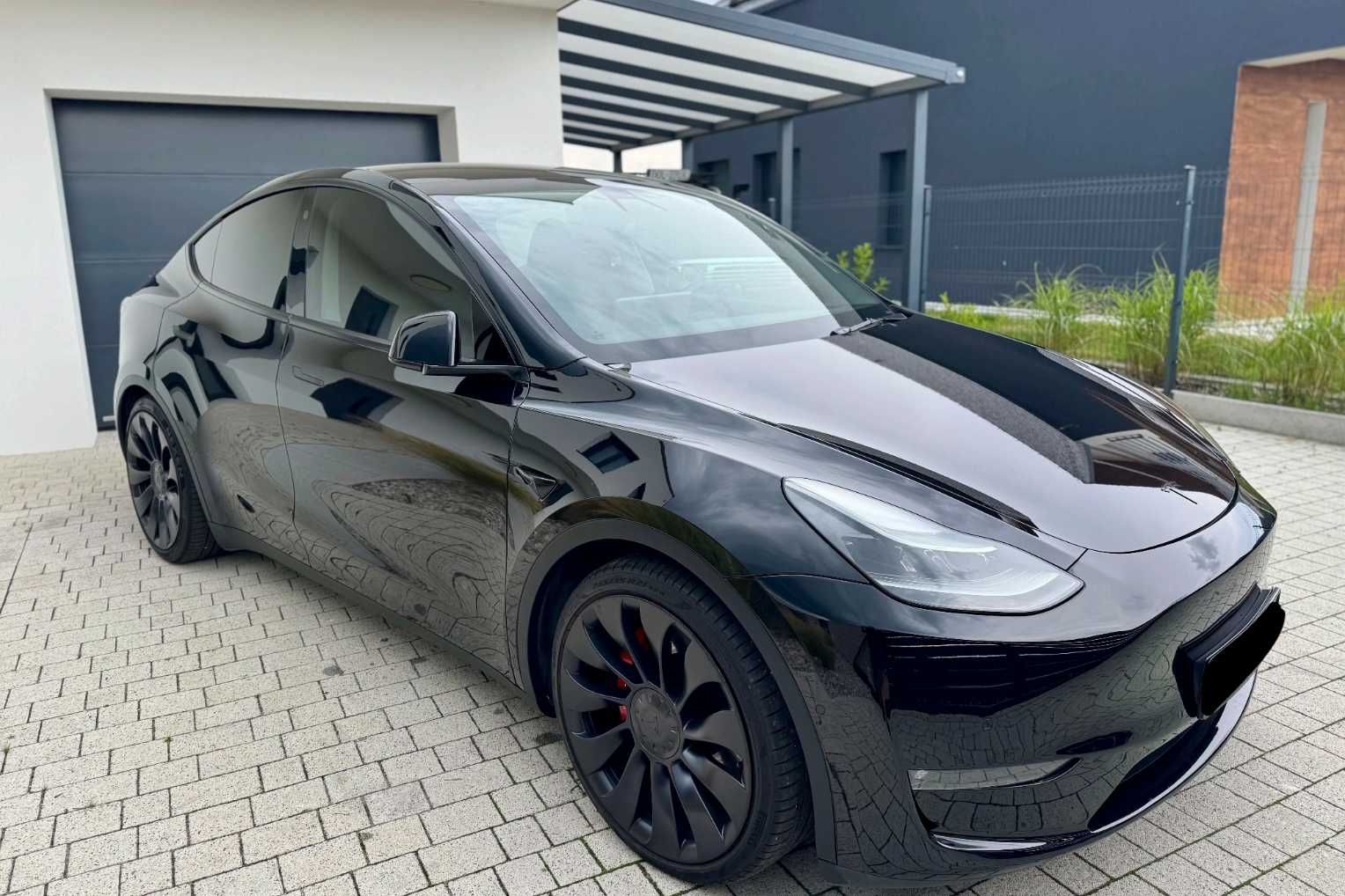 Tesla model Y Performance 2023