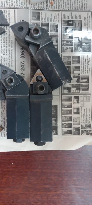 Державки до токарного станка і пластини.