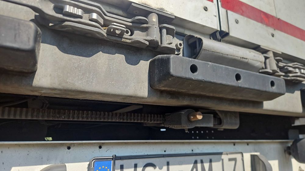 Schmitz VARIOS, rozsuwane słupki, zamknięcie celne