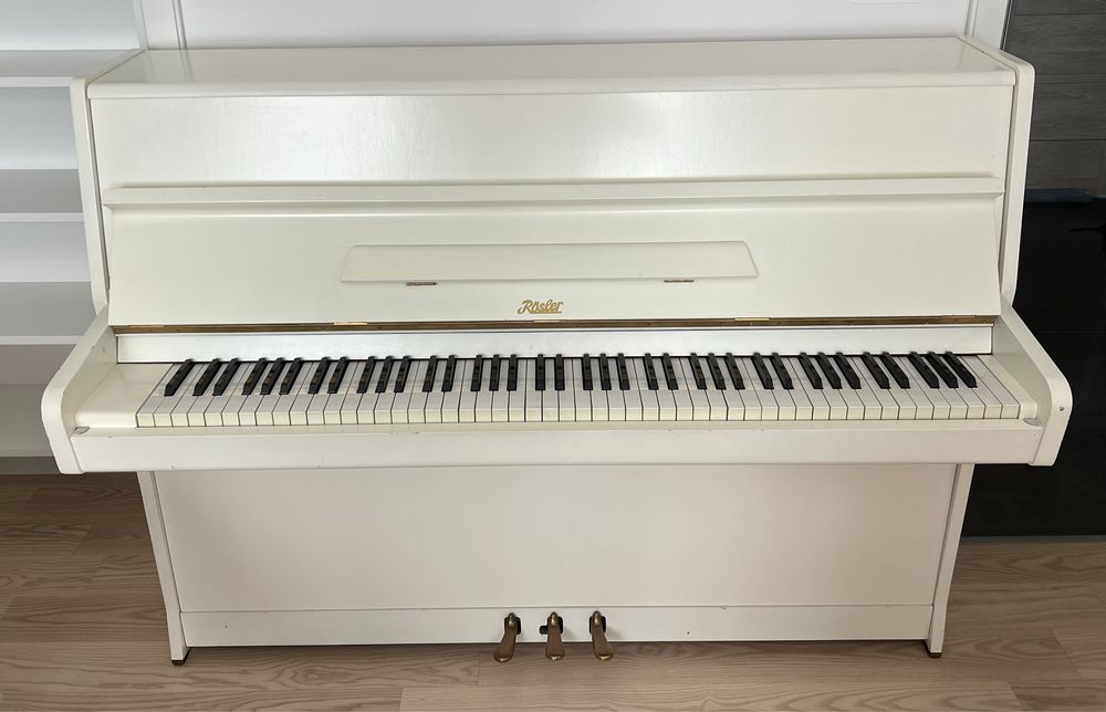 Pianino Rösler.