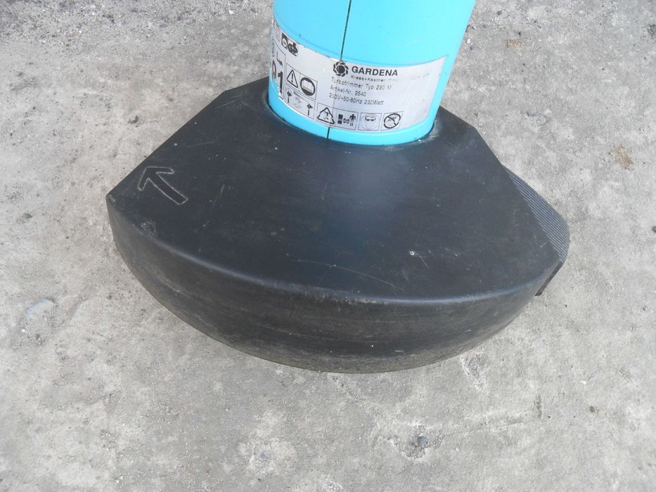 Трімер електричний GARDENA 230M.