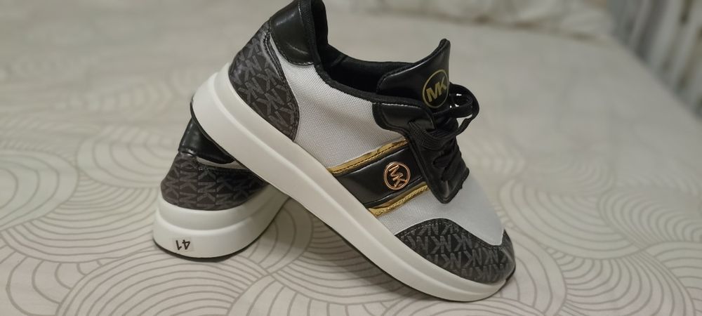 Продам стильні кросівки Michael Kors (MK),