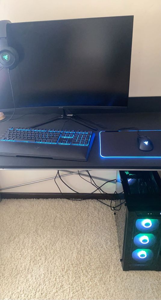 Komputer gamingowy + monitor + razer RGB set