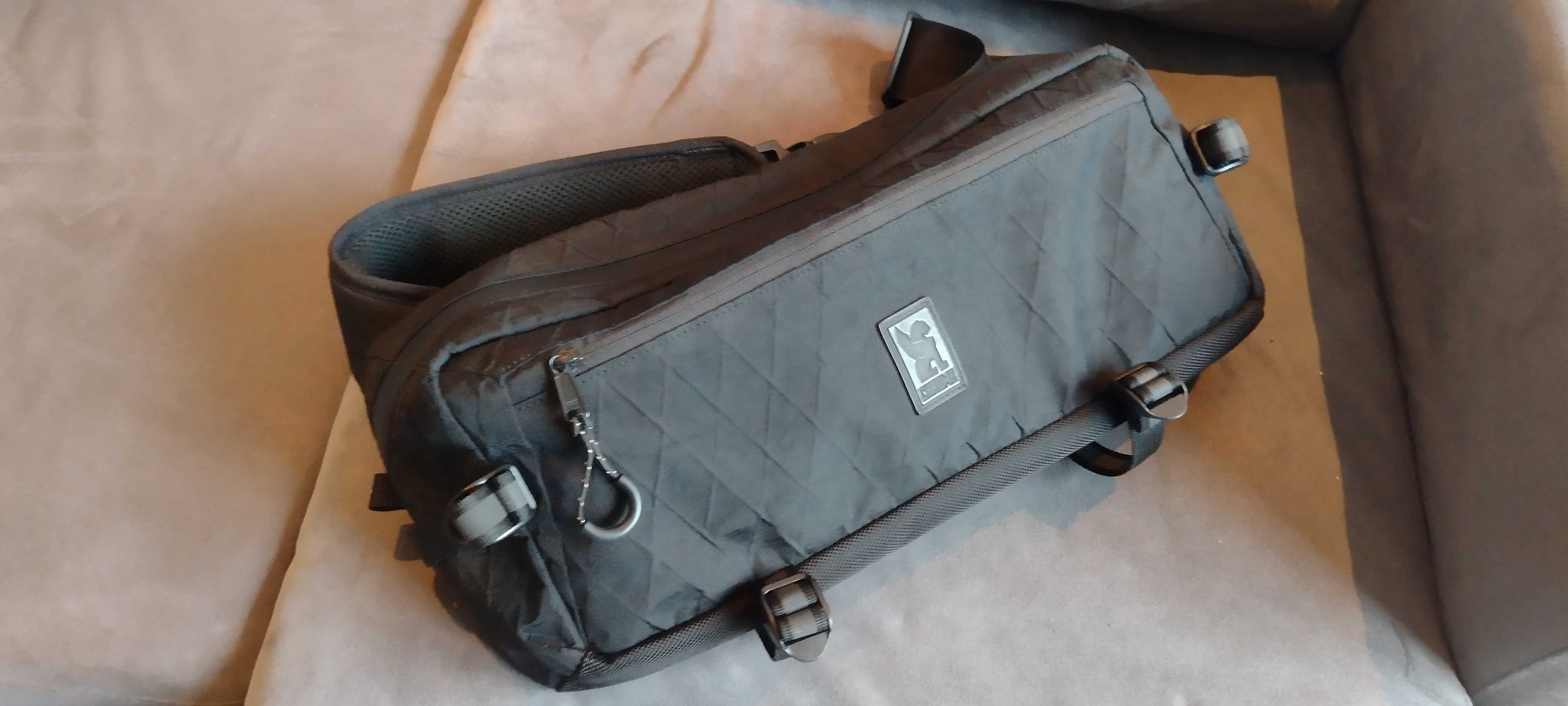 Bolsa Mochila Chrome Industries Kadet Sling Bag 9L Xpac BLCKCHRM 22x