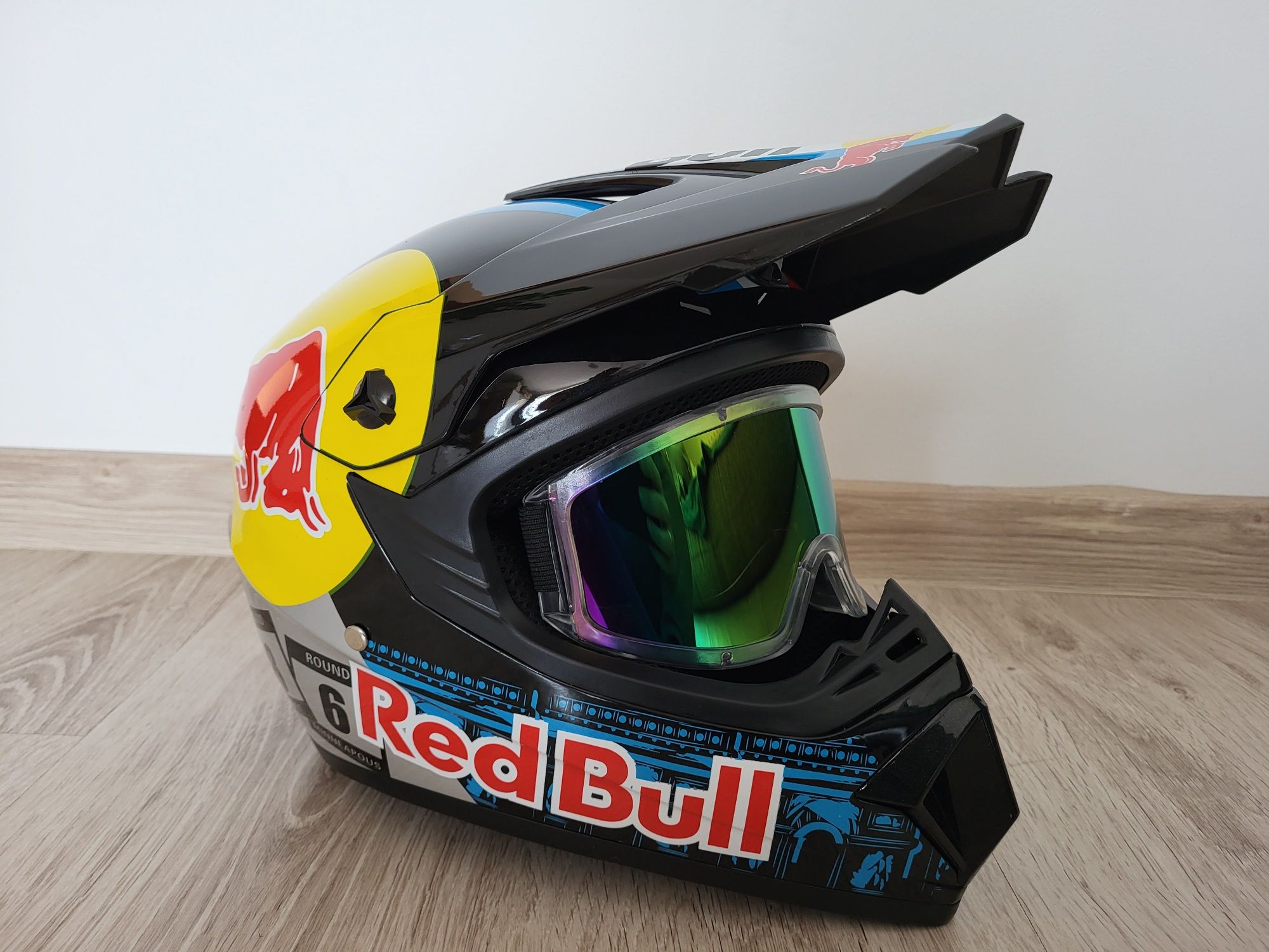 Kask Red Bull google gratis