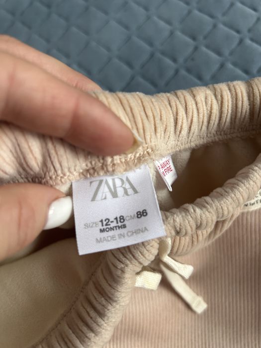 Утеплені бежеві штани «ZARA»