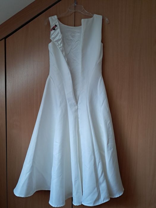 Suknia midi biała bez rękawów r.36-38"Chi Chi London"nowa.