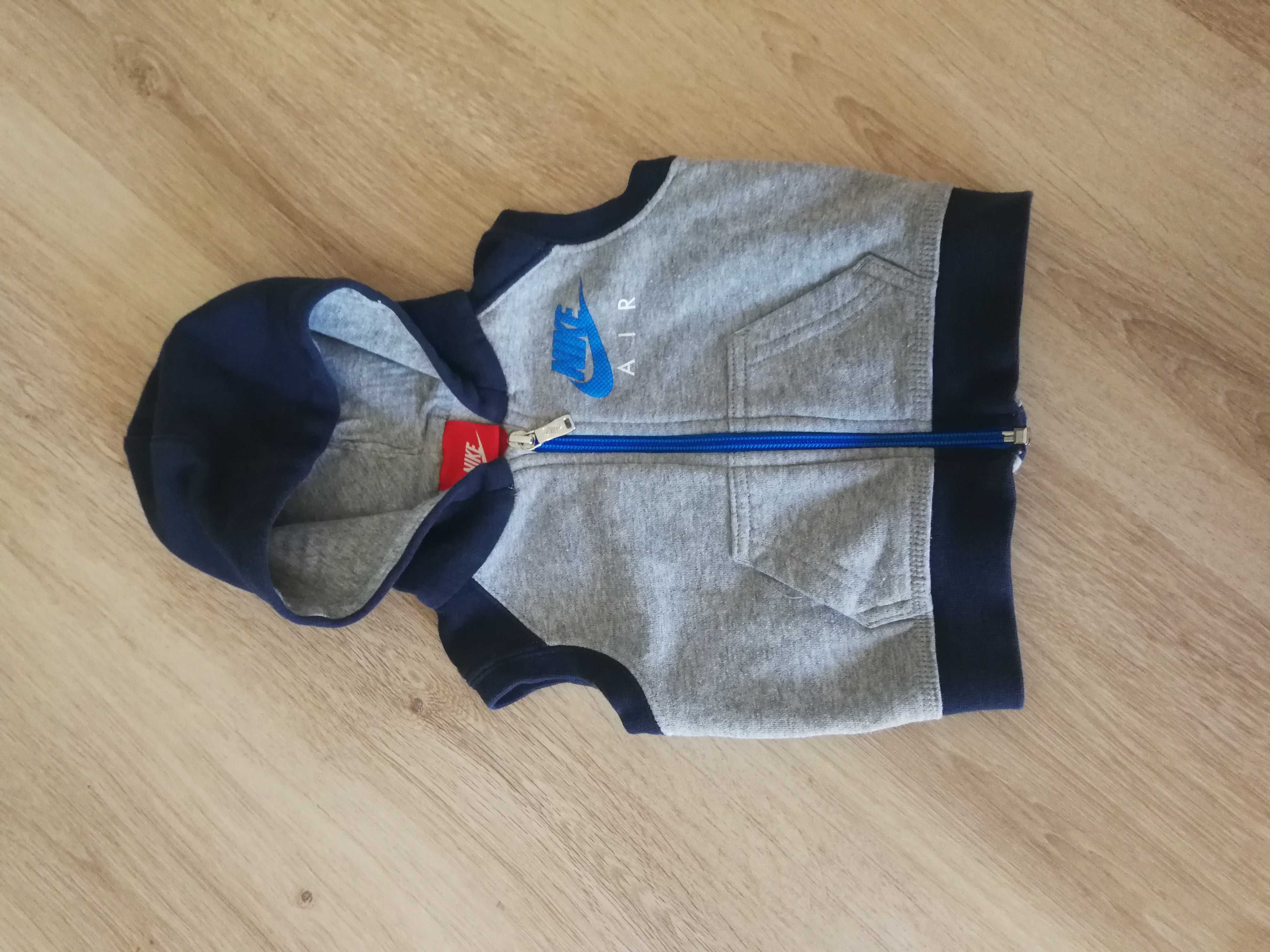 NIKE bezrękawnik z kapturem dla malucha 3-6 mc