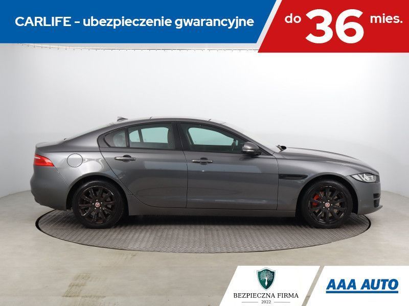Jaguar XE 20t, Automat, Skóra, Navi, Xenon, Bi-Xenon, Klimatronic, Tempomat,