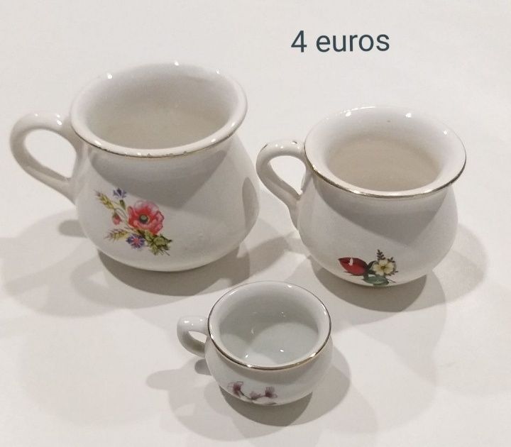 Antigos bonecos biblots de loiça porcelana