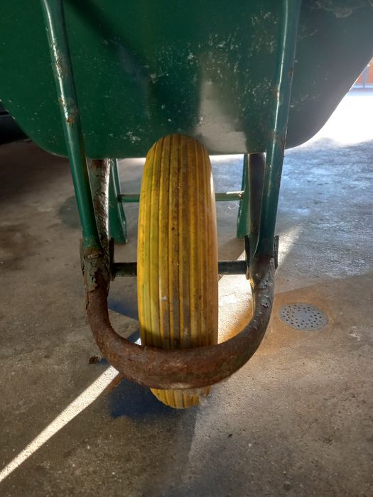 Carrinho-de-mão grande