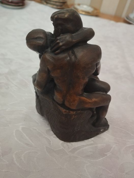 Бронзові Статуетки поцілунок