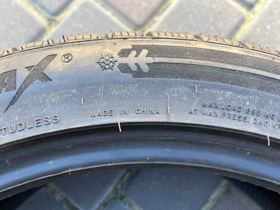 ШИНИ зимові 225/45 R18 Gripmax Status proWinter