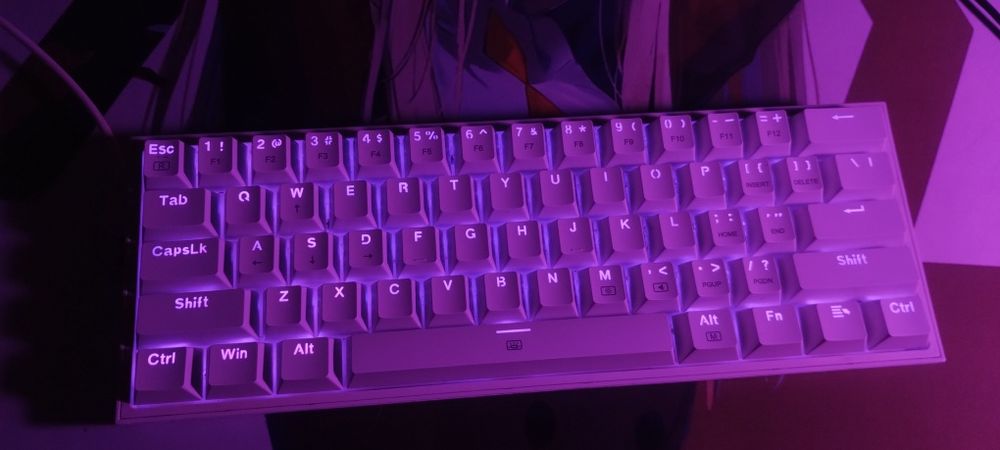 Продам клавиатуру Redragon Fizz K617 — белая, в отличном состоянии