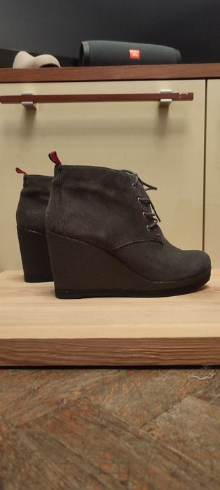 Жіночі черевики Tommy Hilfiger 39 розмір