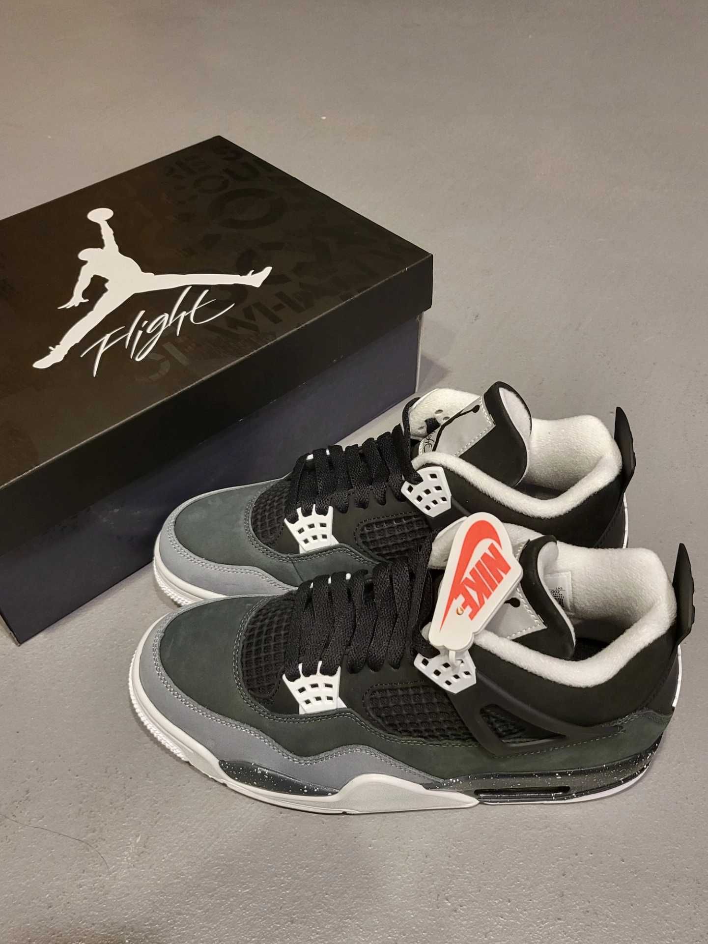 Buty Jordan4 Air Retro Fear nowy z metką R.45