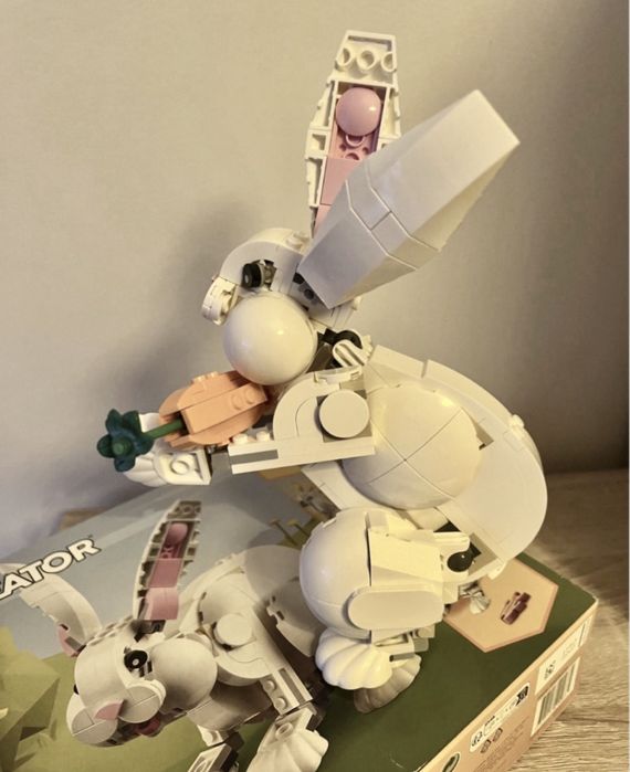 Caixa de lego Creator.