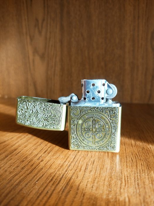 Запальничка NgLing , бензинова,в гарному стані.