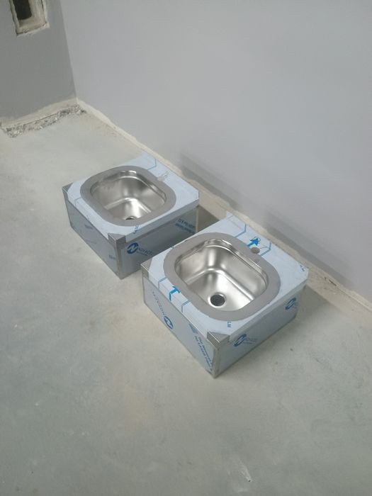 Zlew Gastronomiczny wiszący do rąk 40x40