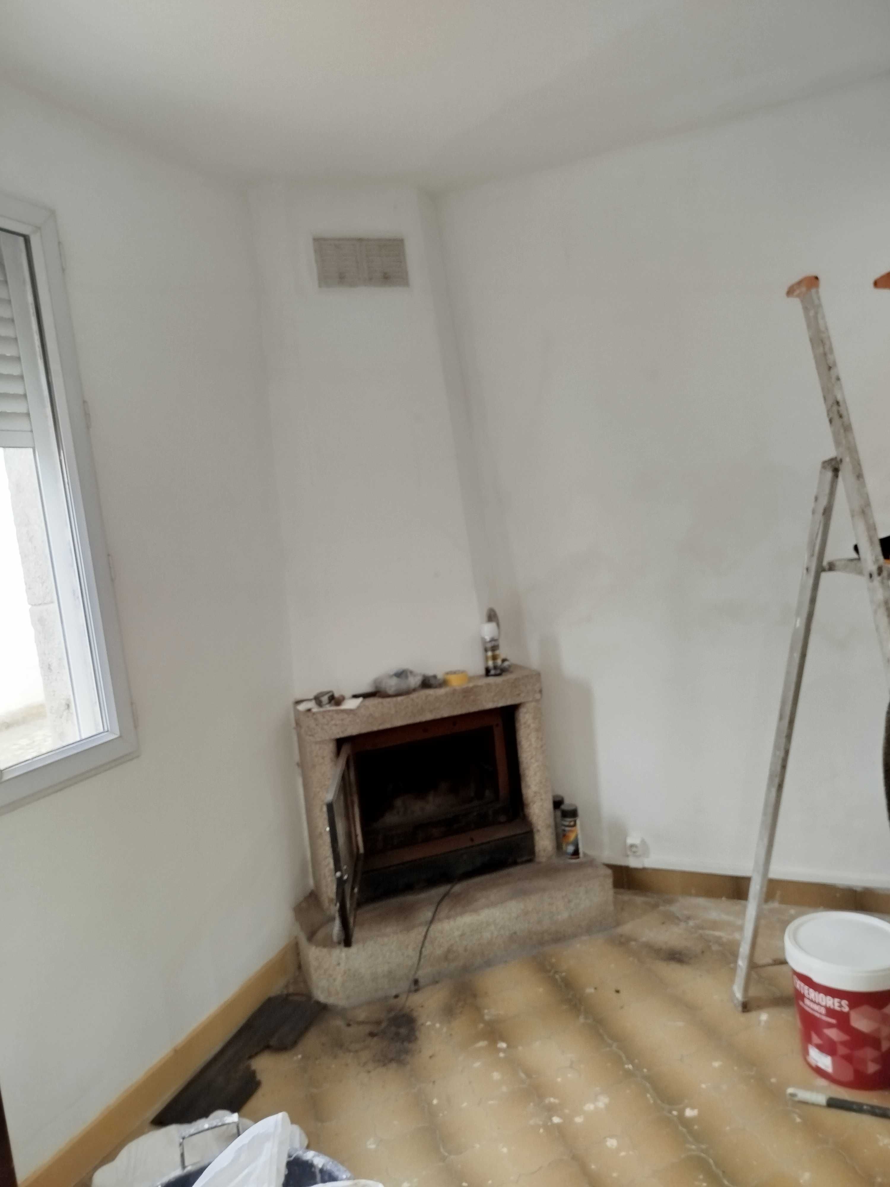 casa inteiramente renovada de primeiro e segundo andar