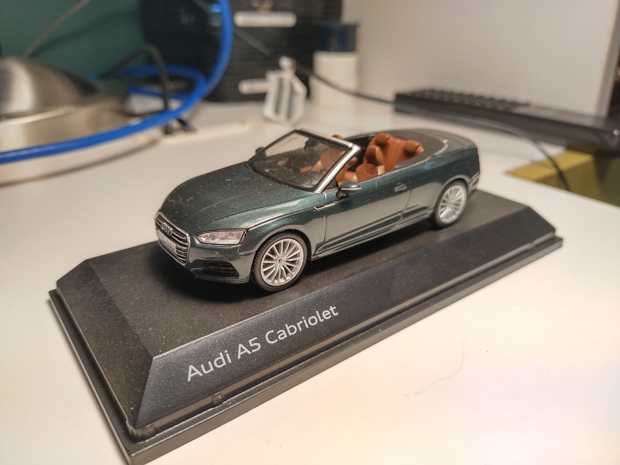 Audi A5 2017 Cabriolet 1:43 Spark Gotland Green