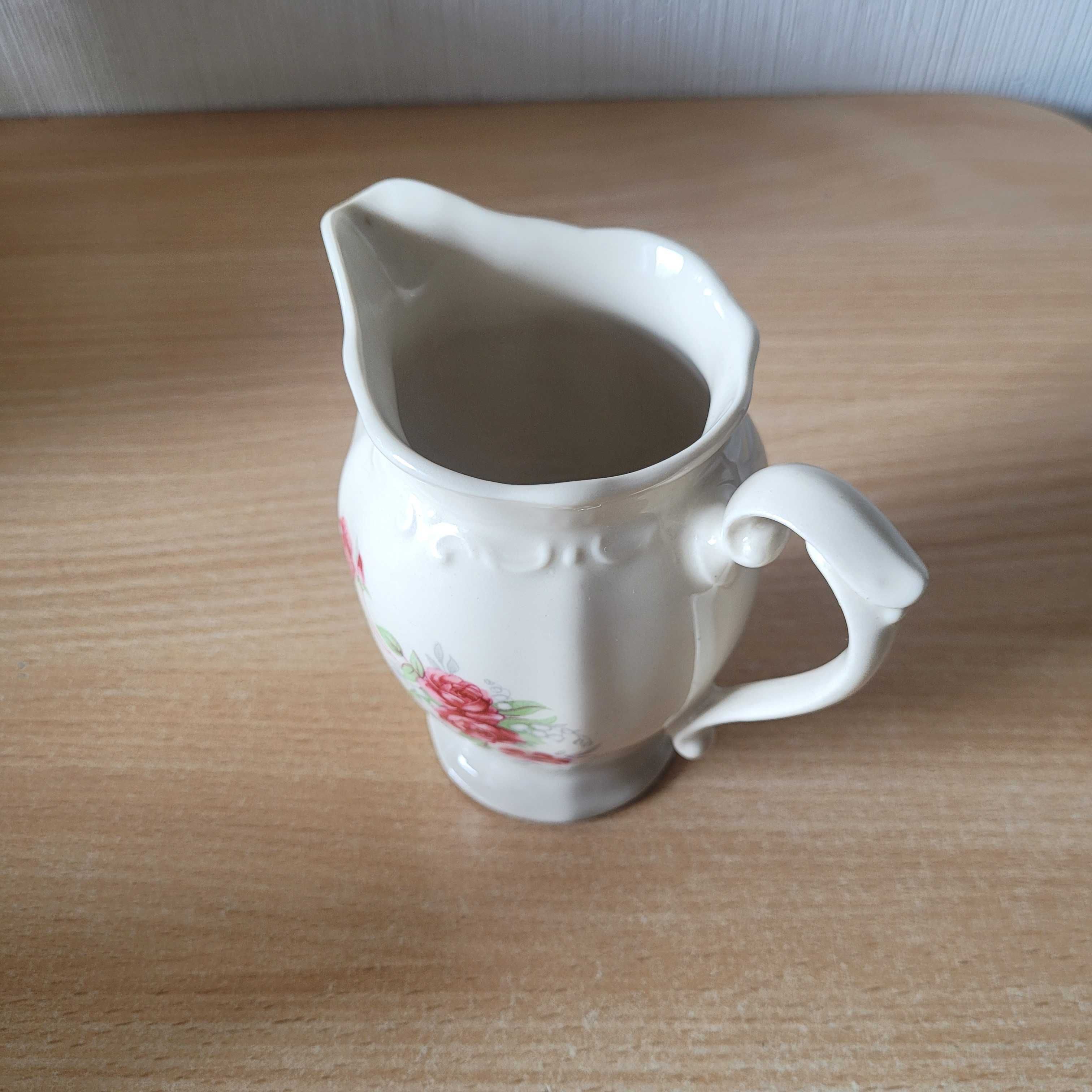 mlecznik z porcelany