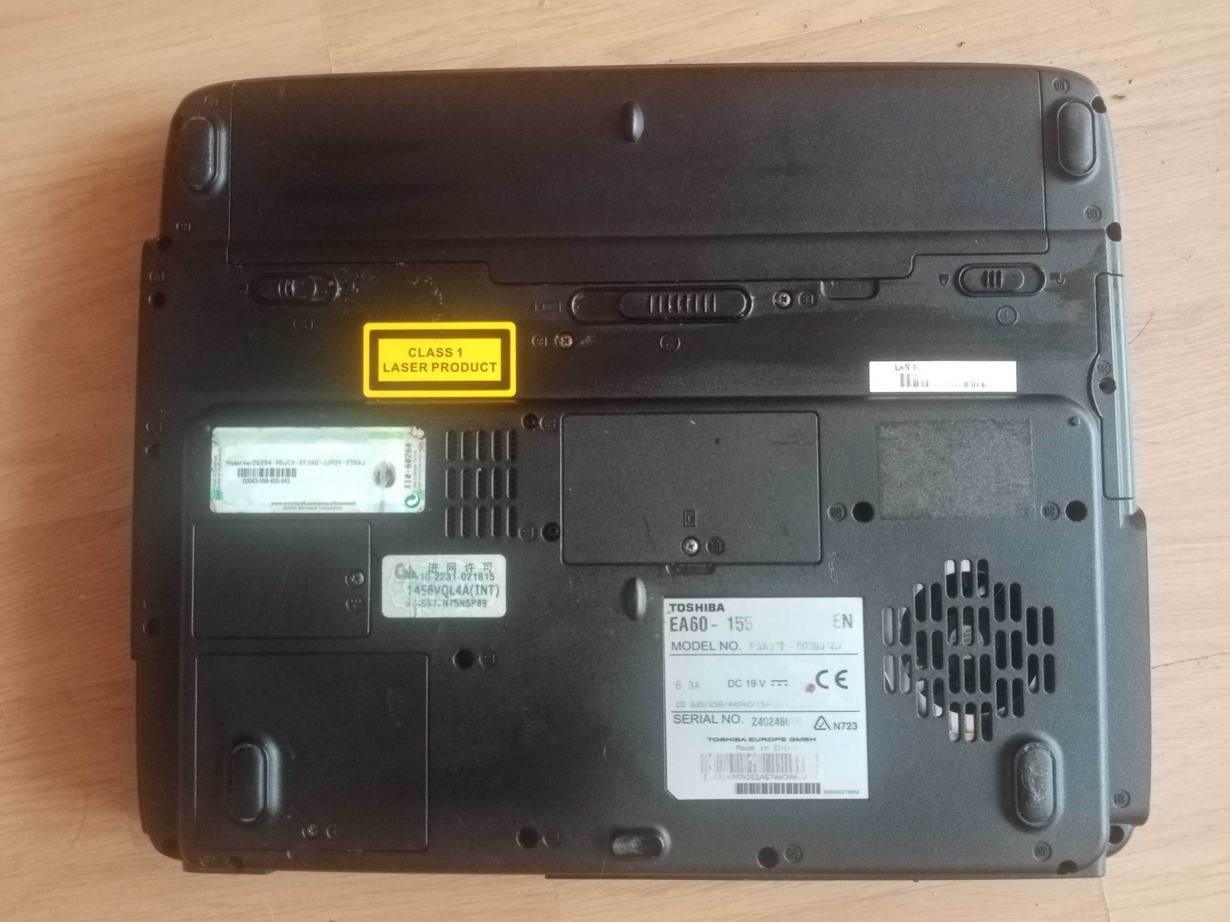 Stary laptop , retro Toshiba EQUIUM EA60-155