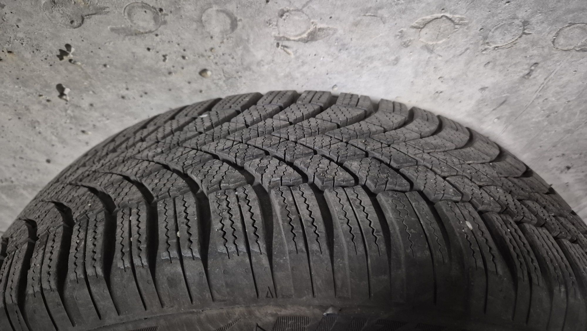Koła felgi opony zimowe Bridgestone 205/55 R16 - 2022 r. 6-7mm