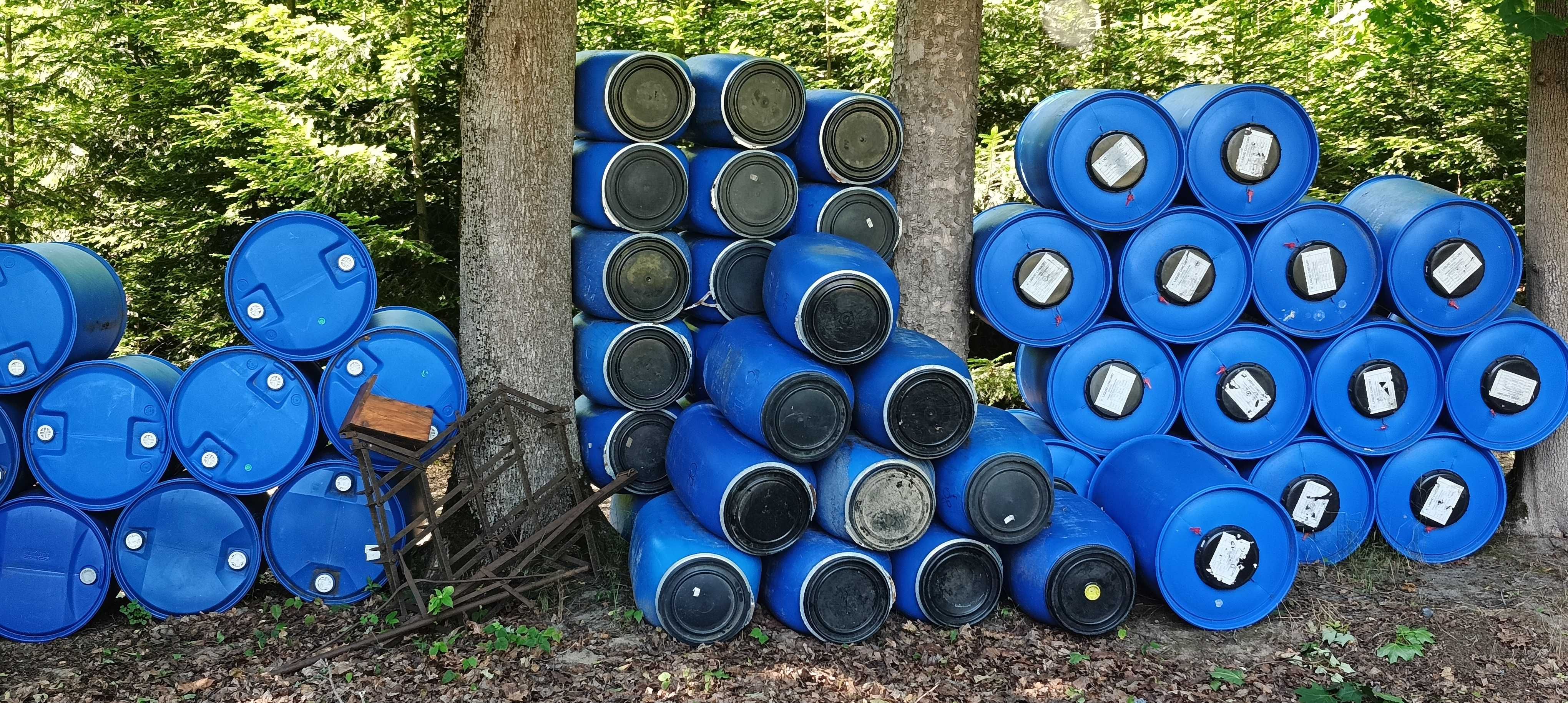 Beczka plastikowa 120L 200L 210L na wodę deszczówkę paszę paliwo ropę
