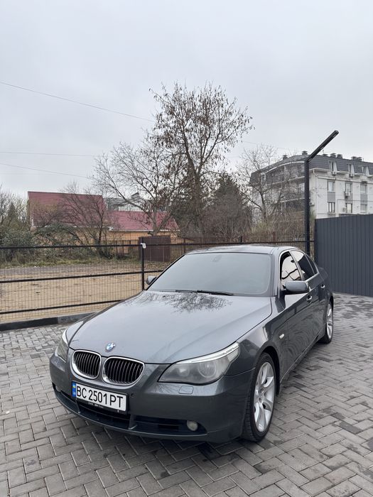BMW E60.