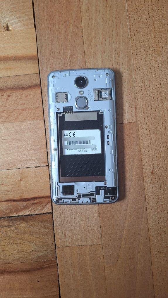 Smartfon LG k8 2017