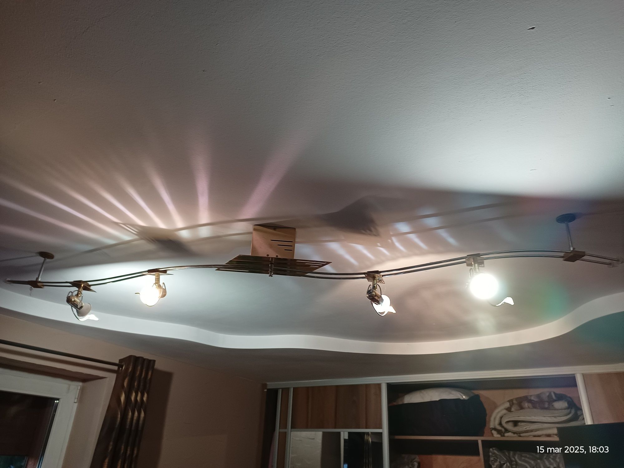 Lampa sufitowa led. .190 cm