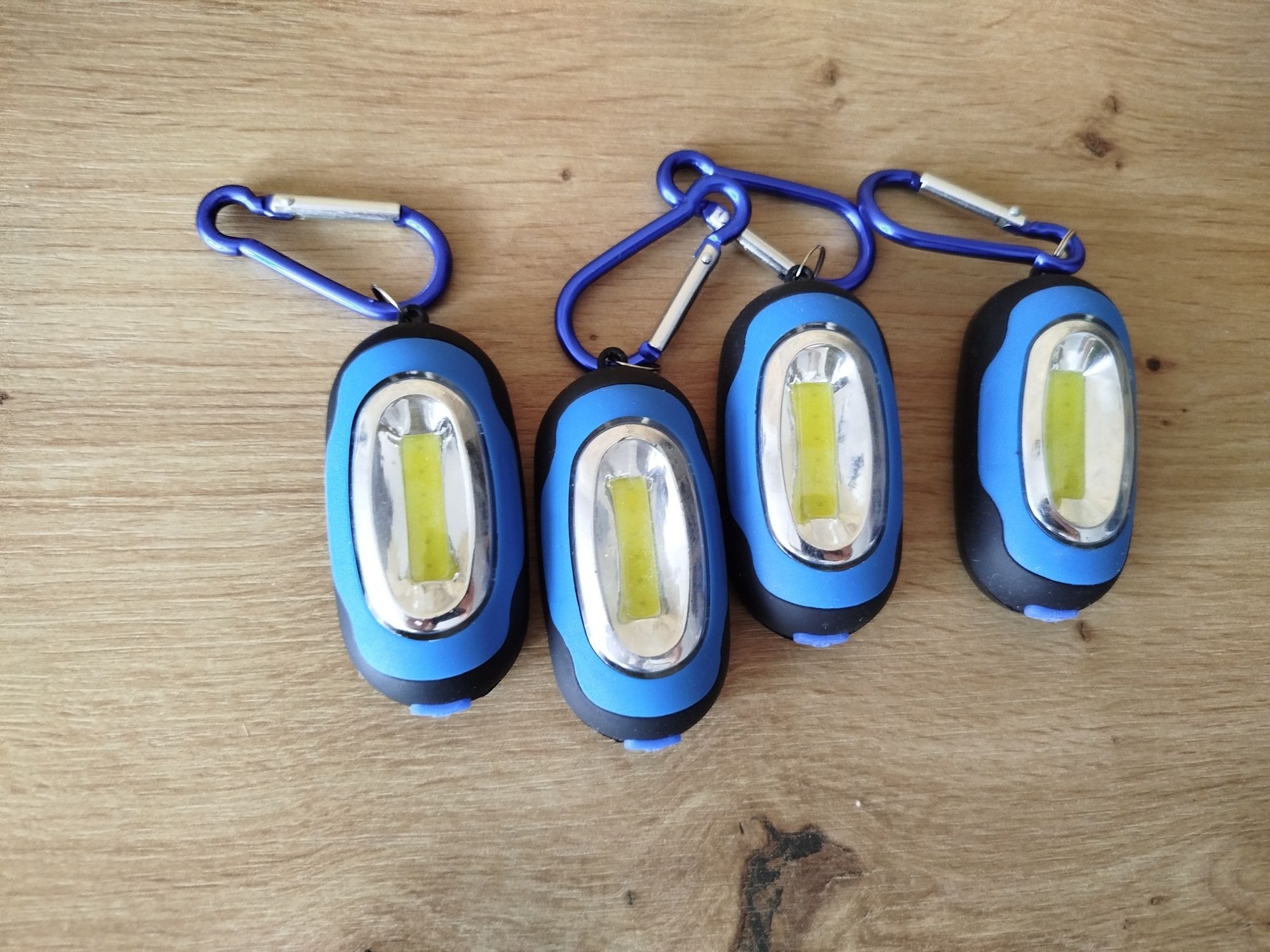 4 sztuki LED cob breloczki do kluczy karabińczyk magnez