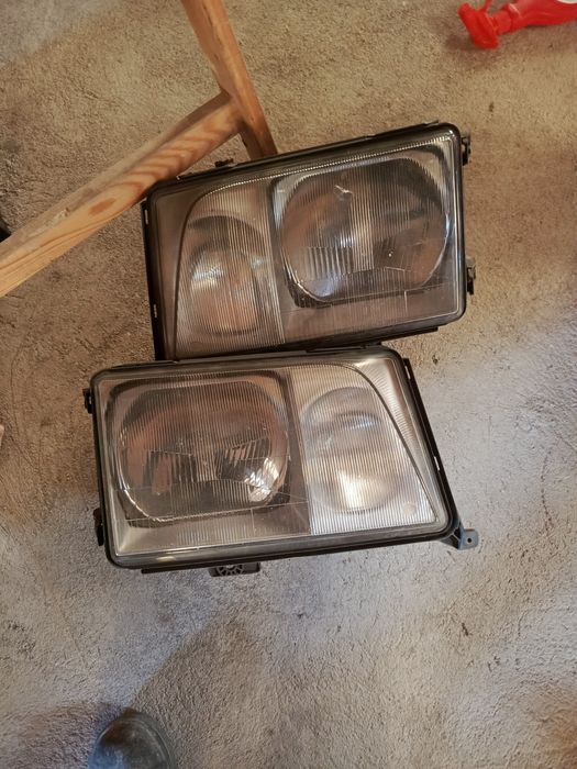 Lampy przednie Mercedes w 124