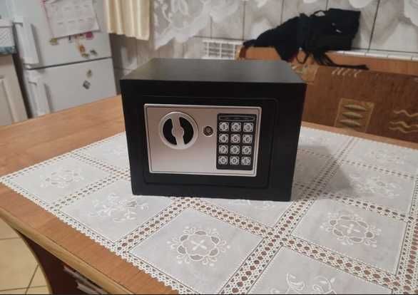Сейф для цінних речей